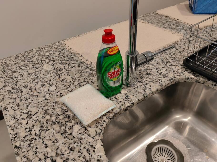 1102 Torre Los Yoses Hermoso Apartamento En Barrio Escalante Sin Parqueo サンホセ エクステリア 写真